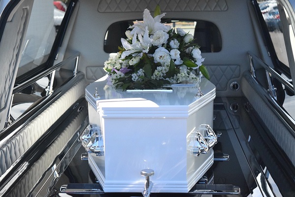 planning a graveside service casket